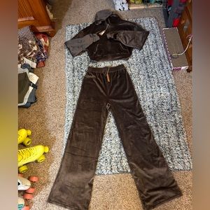 NWT Skims velour track suit CAN sell individually